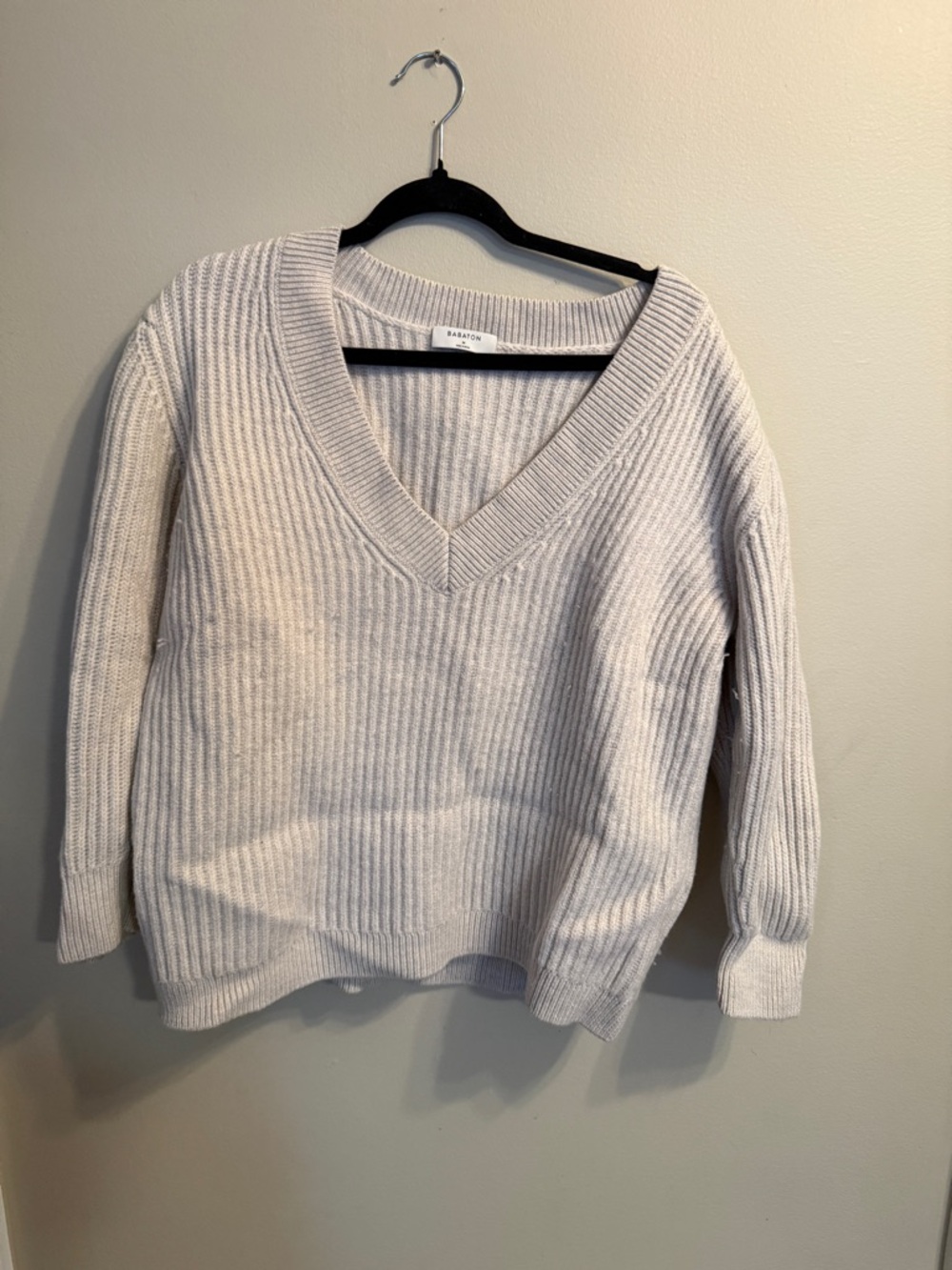 Babaton Ribbed V-Neck Sweater in Light Beige-Cream